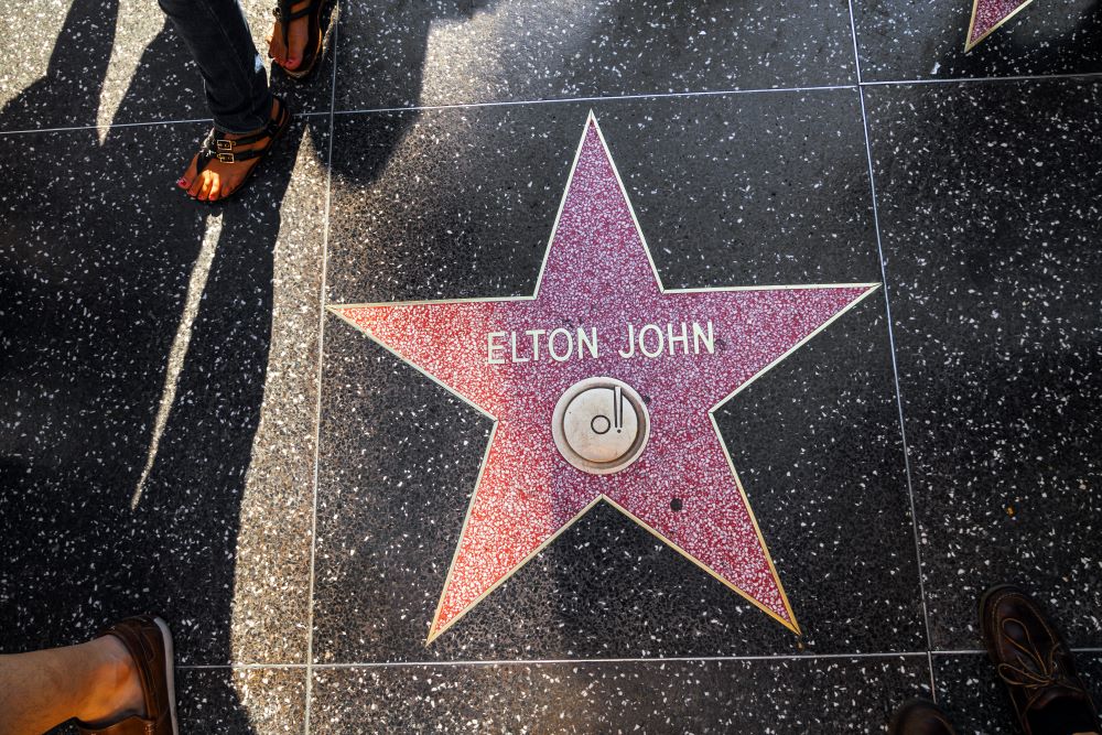 Elton John Celebrates 30 Years of Sobriety